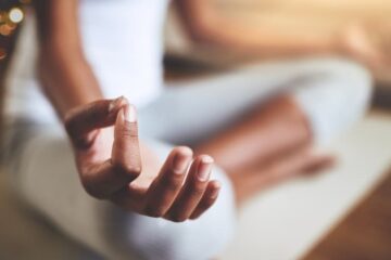 Mindful Breathing Techniques in Yoga for Beginners