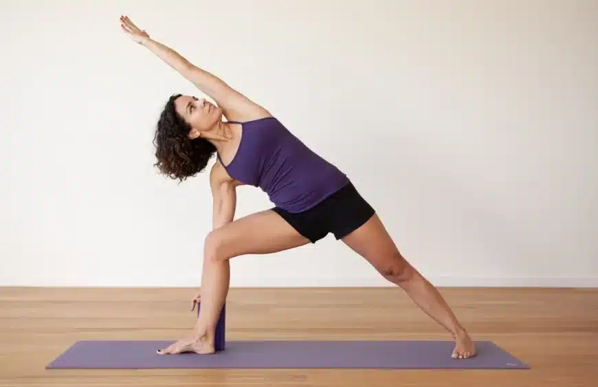 Unlocking the Benefits of Extended Side Angle Pose (Utthita Parsvakonasana)